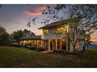 Home For Sale in Lookout Mountain, Georgia