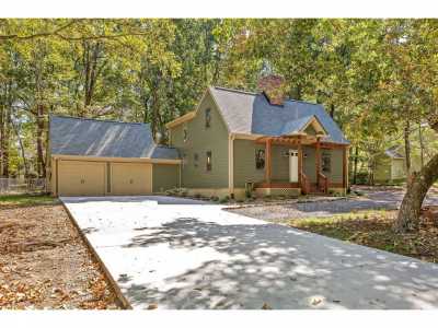 Home For Sale in Signal Mountain, Tennessee