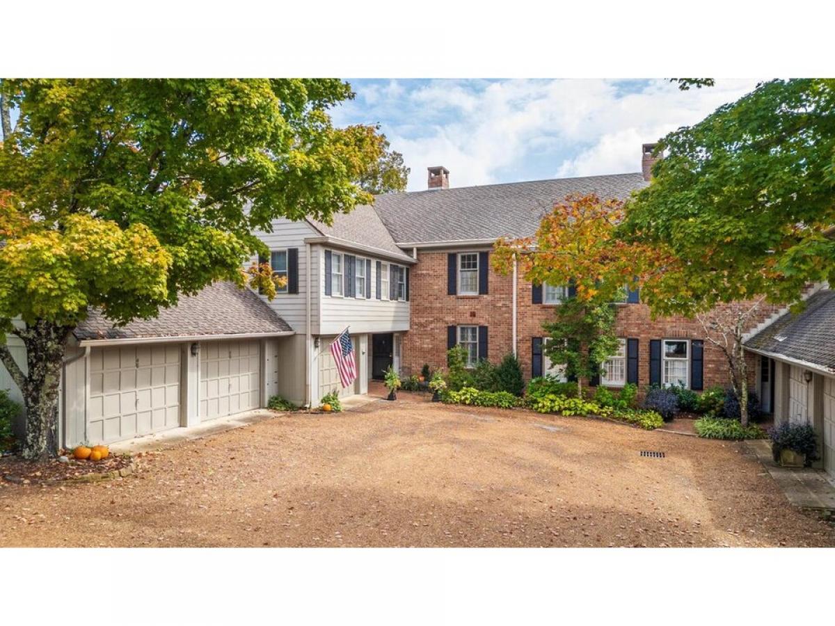 Picture of Home For Sale in Lookout Mountain, Tennessee, United States