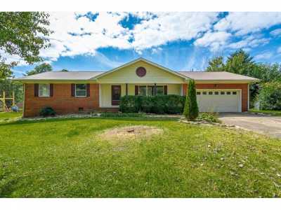 Home For Sale in Signal Mountain, Tennessee