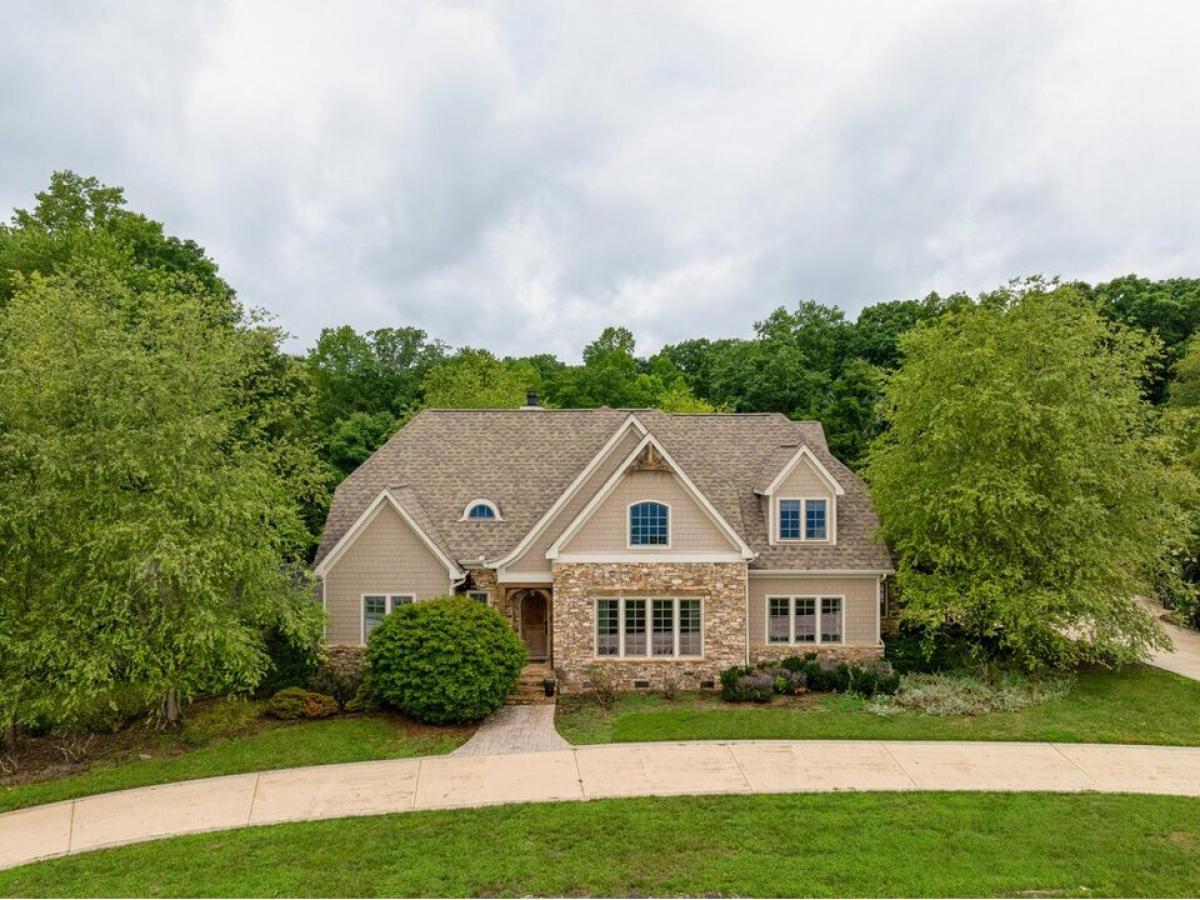 Picture of Home For Sale in Signal Mountain, Tennessee, United States