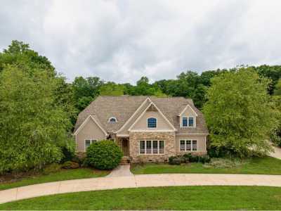 Home For Sale in Signal Mountain, Tennessee