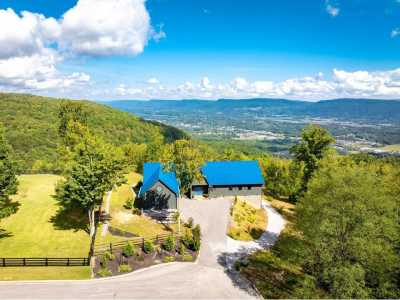 Home For Sale in Dunlap, Tennessee