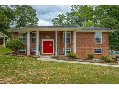 Home For Sale in Hixson, Tennessee