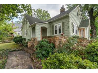 Home For Sale in Signal Mountain, Tennessee