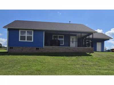 Home For Sale in Pikeville, Tennessee