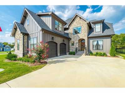 Home For Sale in Ooltewah, Tennessee