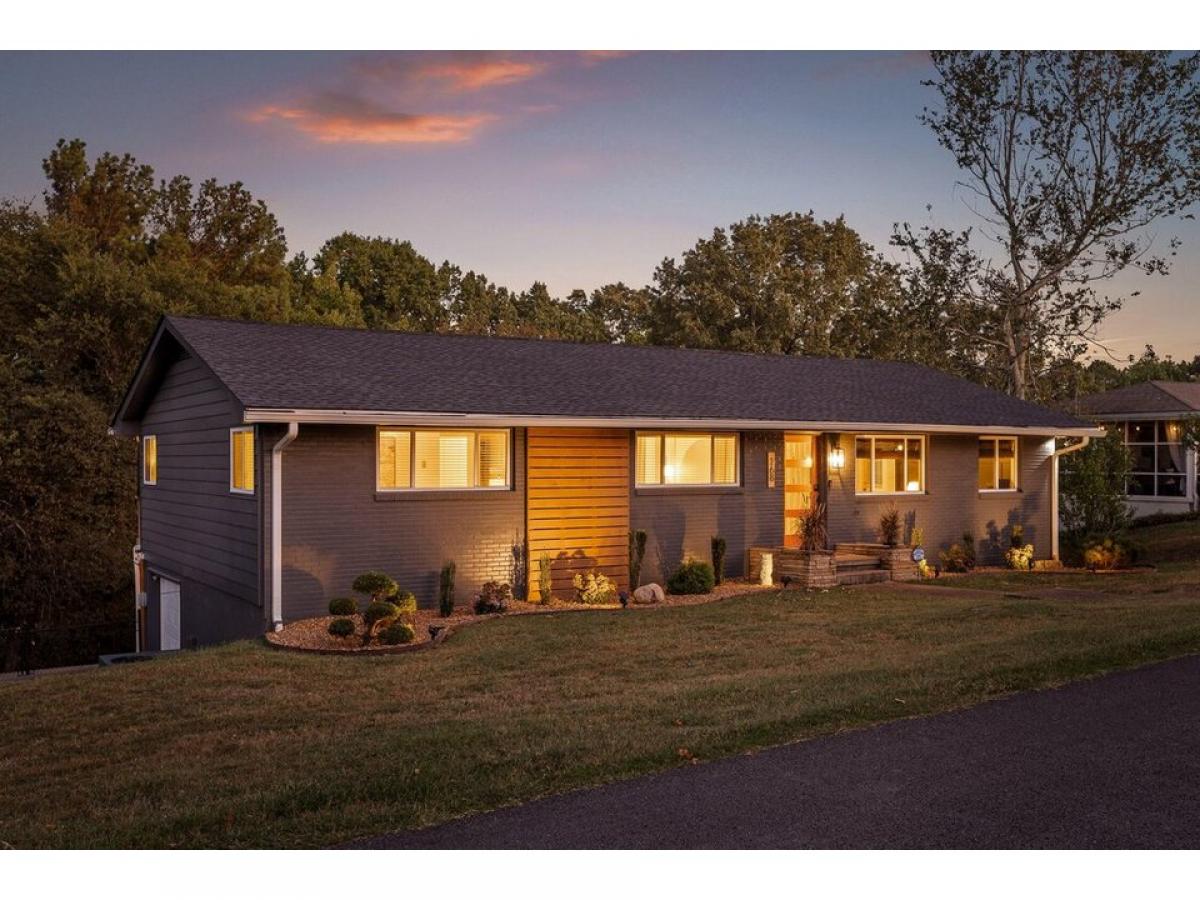 Picture of Home For Sale in Rossville, Georgia, United States