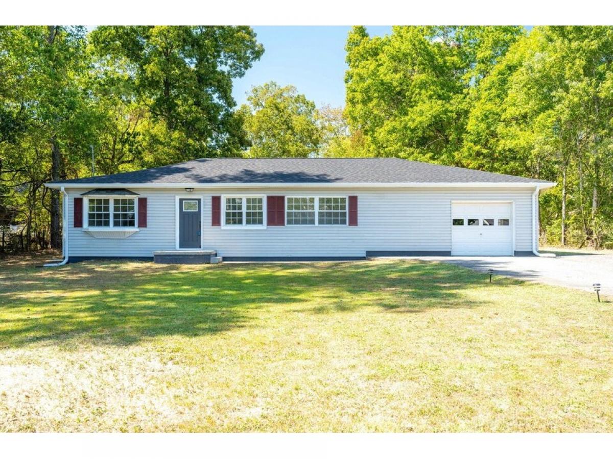 Picture of Home For Sale in Rossville, Georgia, United States