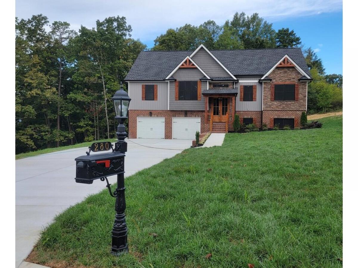 Picture of Home For Sale in Rock Spring, Georgia, United States