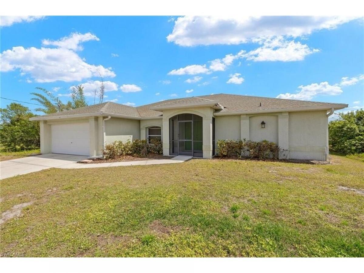 Picture of Home For Sale in Lehigh Acres, Florida, United States