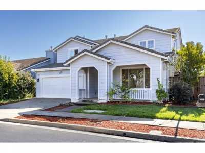 Home For Sale in Windsor, California