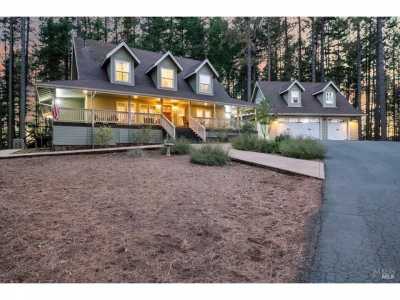 Home For Sale in Willits, California