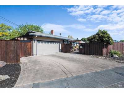 Home For Sale in Santa Rosa, California