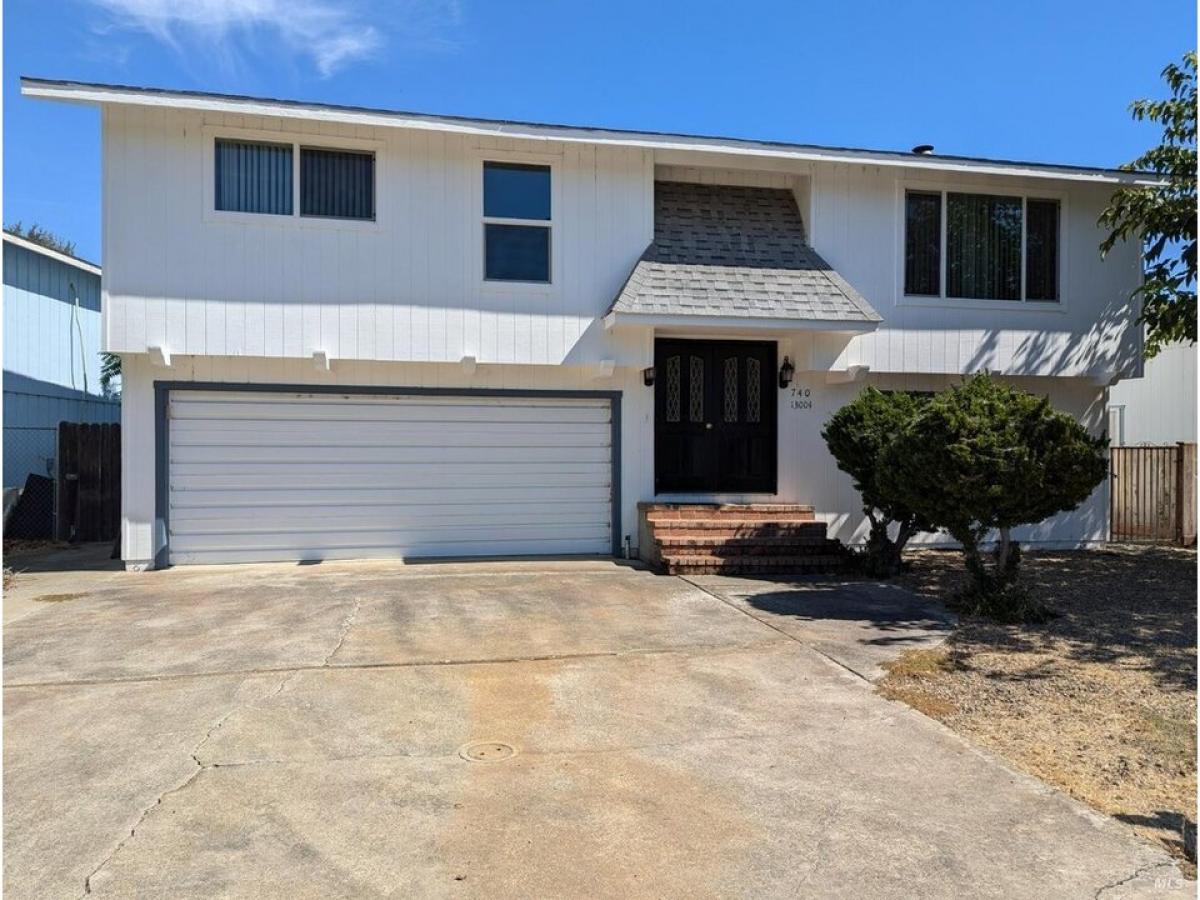 Picture of Home For Sale in Clearlake Oaks, California, United States