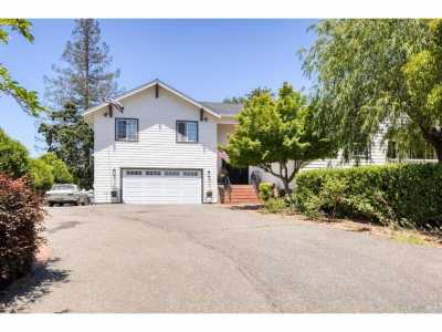 Home For Sale in Santa Rosa, California