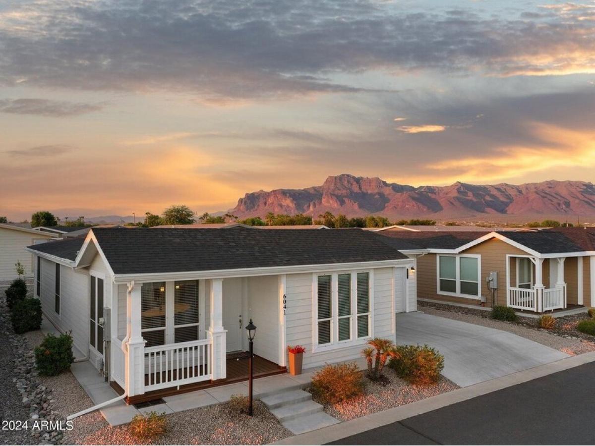 Picture of Home For Sale in Apache Junction, Arizona, United States