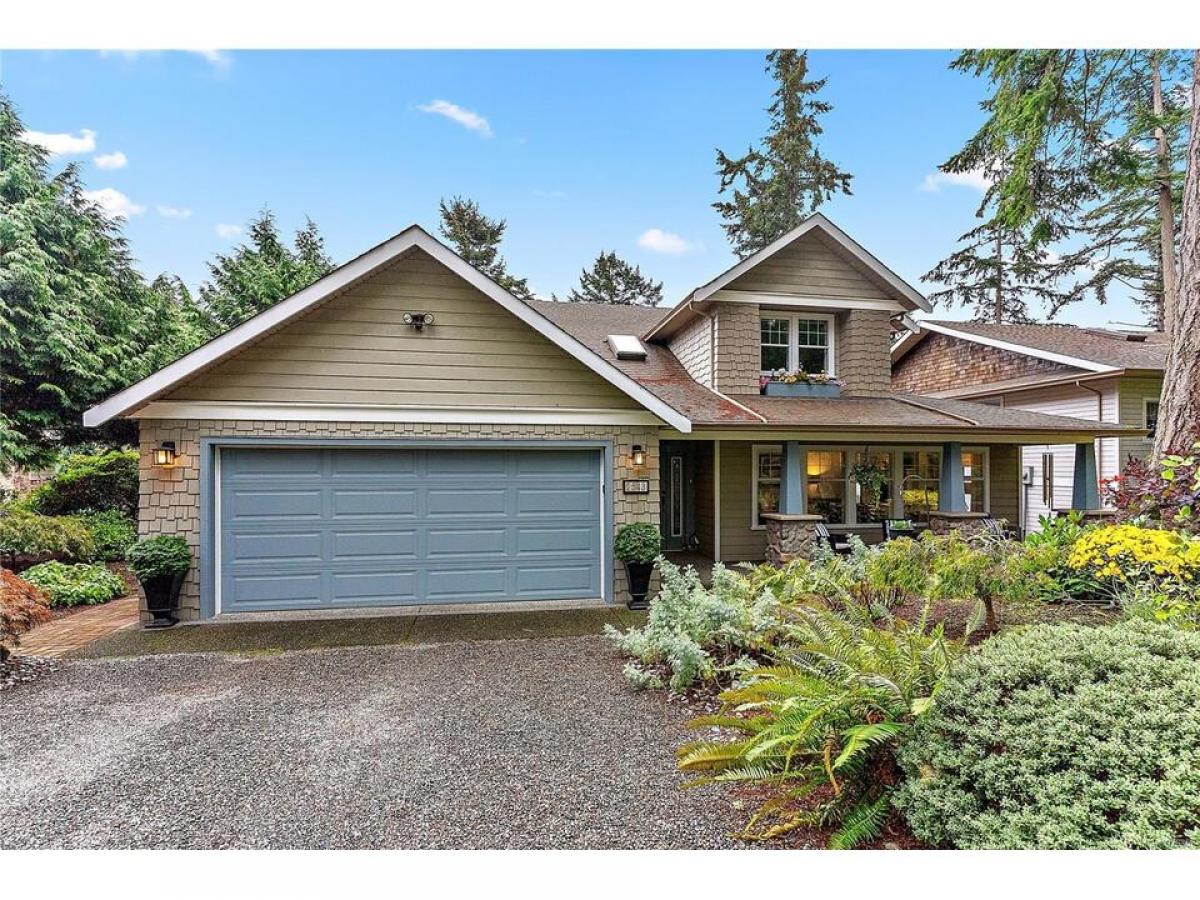 Picture of Home For Sale in Sidney, British Columbia, Canada