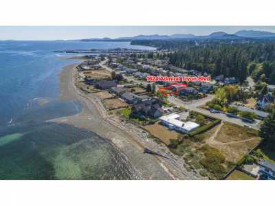 Home For Sale in Parksville, Canada