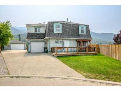 Home For Sale in Armstrong, Canada