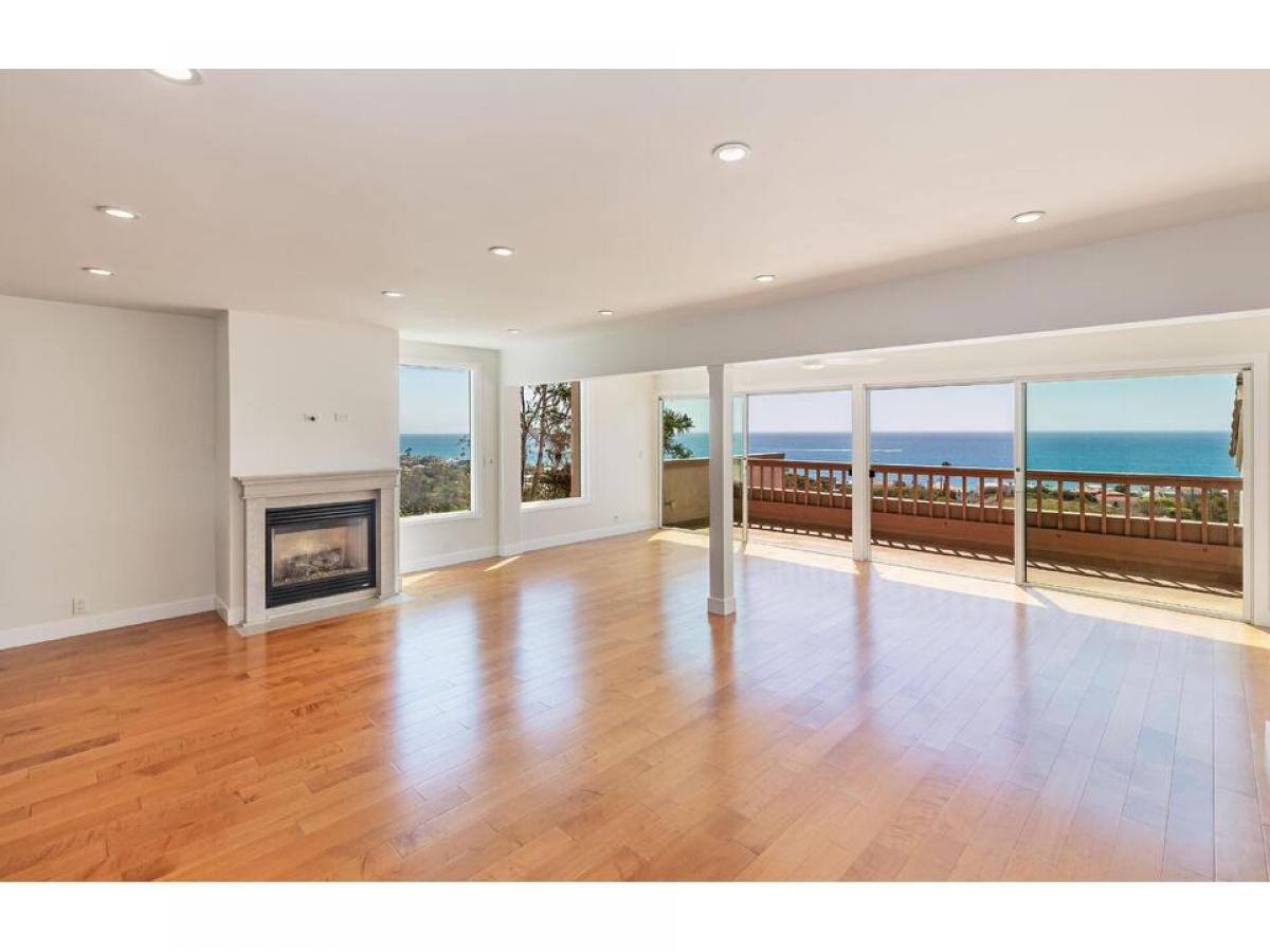 Picture of Home For Sale in Malibu, California, United States