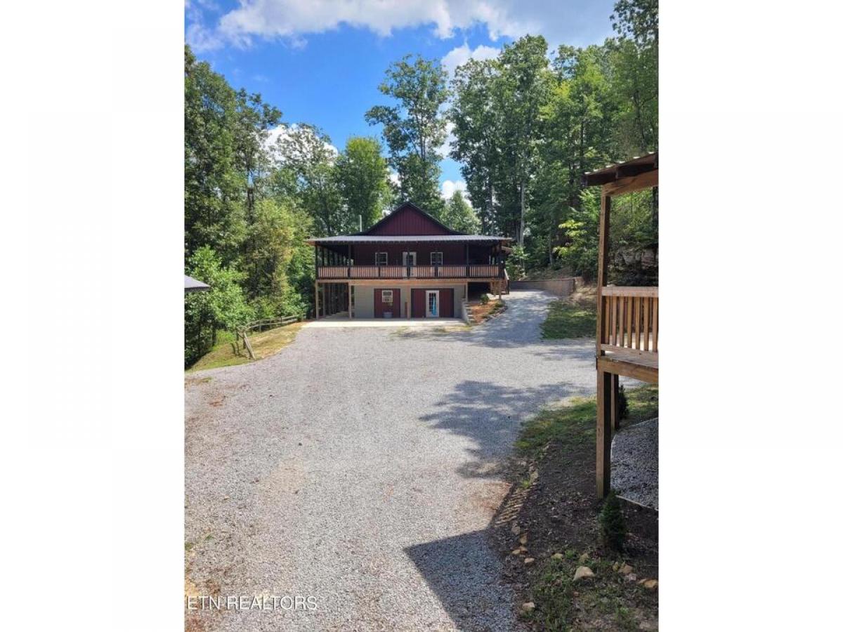 Picture of Home For Sale in Clarkrange, Tennessee, United States