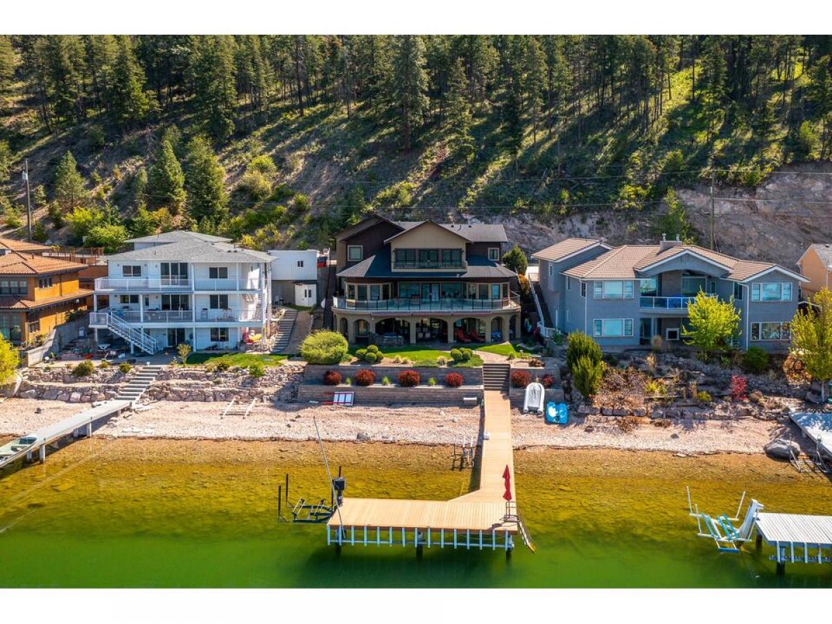 Picture of Home For Sale in Vernon, British Columbia, Canada