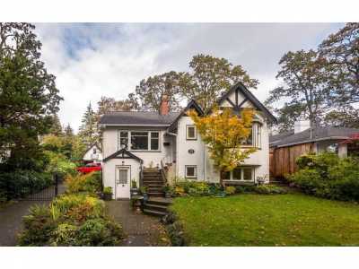 Home For Sale in Saanich, Canada