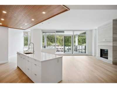 Condo For Sale in West Vancouver, Canada