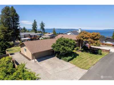 Home For Sale in Federal Way, Washington