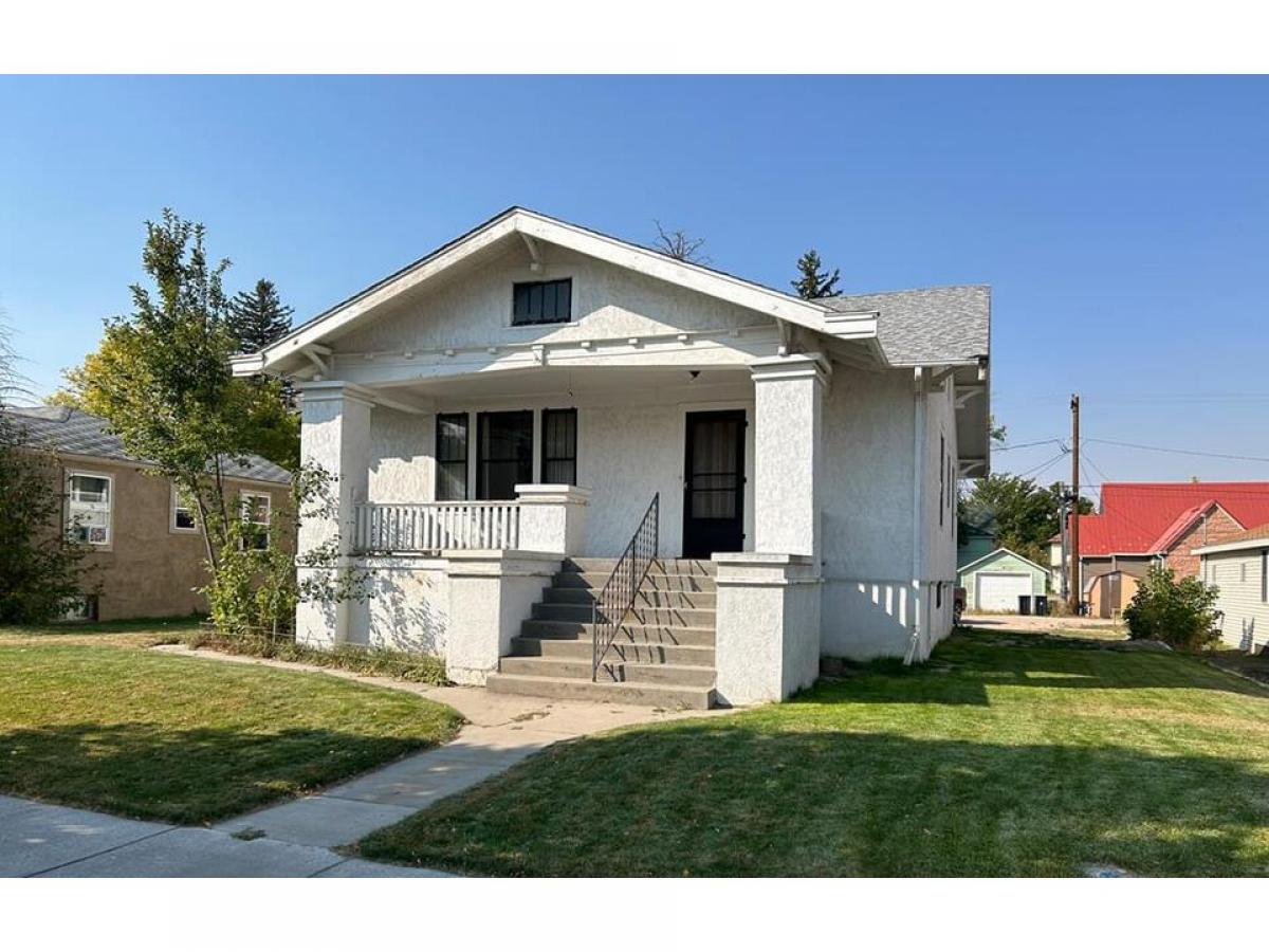 Picture of Home For Sale in Lusk, Wyoming, United States