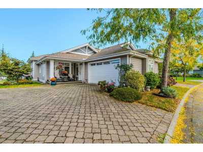 Home For Sale in Parksville, Canada