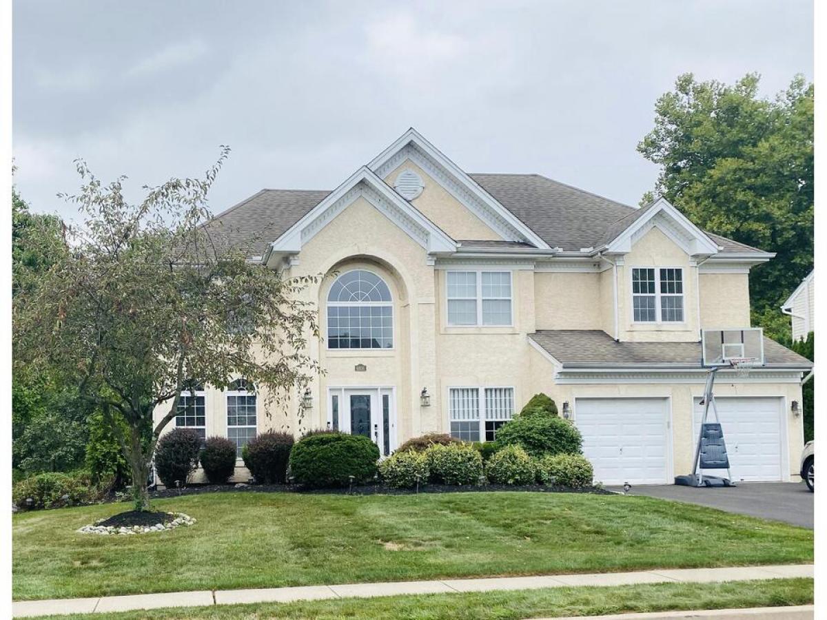 Picture of Home For Sale in Doylestown, Pennsylvania, United States