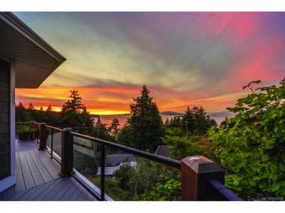 Home For Sale in Nanoose Bay, Canada