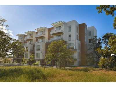 Condo For Sale in Victoria, Canada