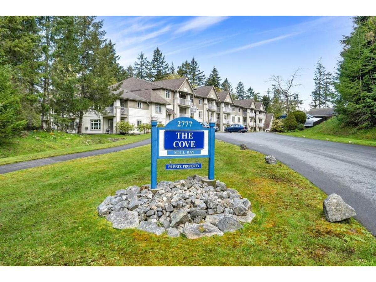 Picture of Condo For Sale in Mill Bay, British Columbia, Canada