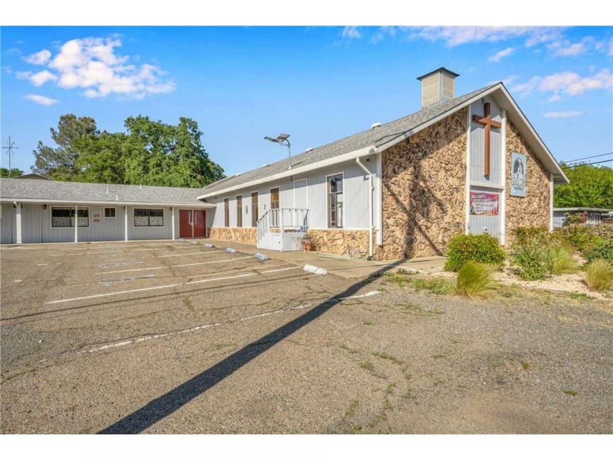 Picture of Commercial Building For Sale in Clearlake, California, United States