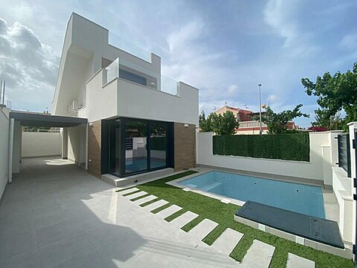 Picture of Villa For Sale in Los Alcazares, Alicante, Spain