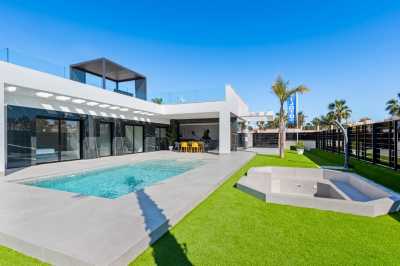 Villa For Sale in 