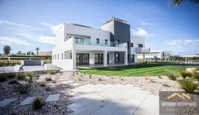 Villa For Sale in Almancil, Portugal