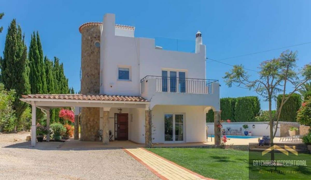 Picture of Villa For Sale in Praia Da Luz, Algarve, Portugal