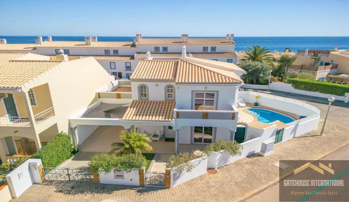 Picture of Villa For Sale in Praia Da Luz, Algarve, Portugal