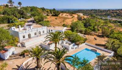 Villa For Sale in Loule, Portugal