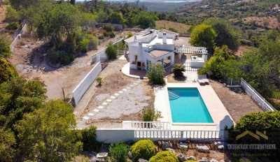 Villa For Sale in Boliqueime, Portugal