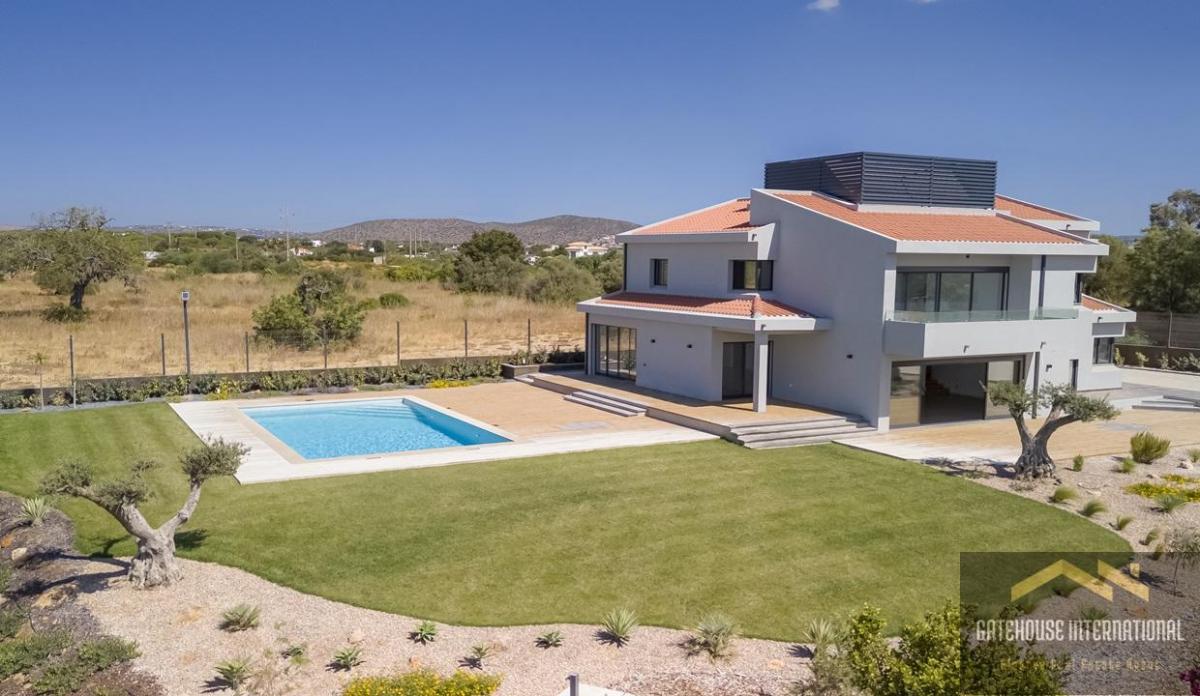 Picture of Villa For Sale in Almancil, Algarve, Portugal