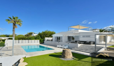 Villa For Sale in Almancil, Portugal