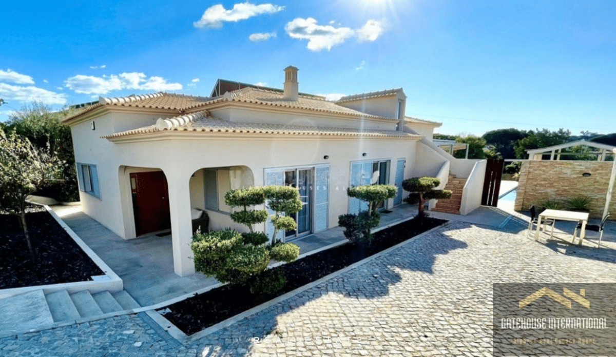 Picture of Villa For Sale in Almancil, Algarve, Portugal