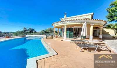 Villa For Sale in Almancil, Portugal