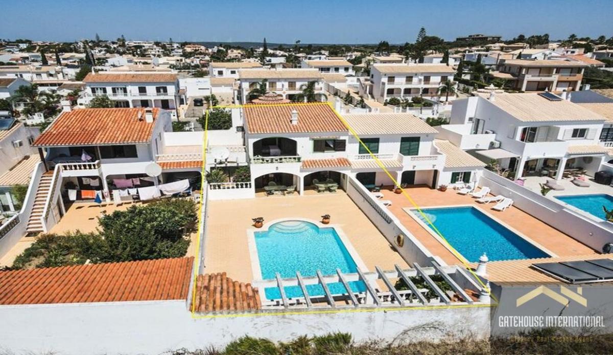 Picture of Villa For Sale in Praia Da Luz, Algarve, Portugal