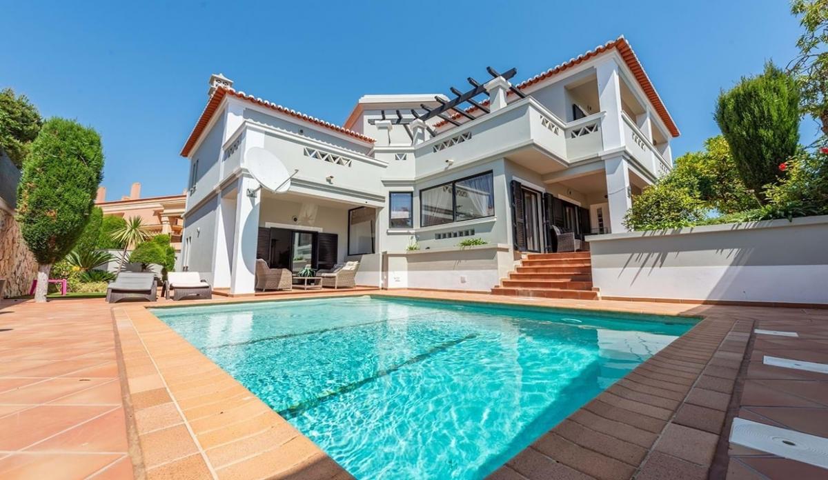 Picture of Villa For Sale in Praia Da Luz, Algarve, Portugal